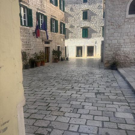 Old Town Apartment 希贝尼克 外观 照片