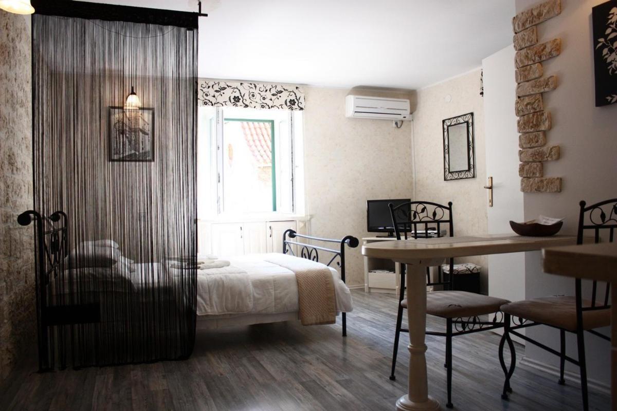 Old Town Apartment 希贝尼克 客房 照片